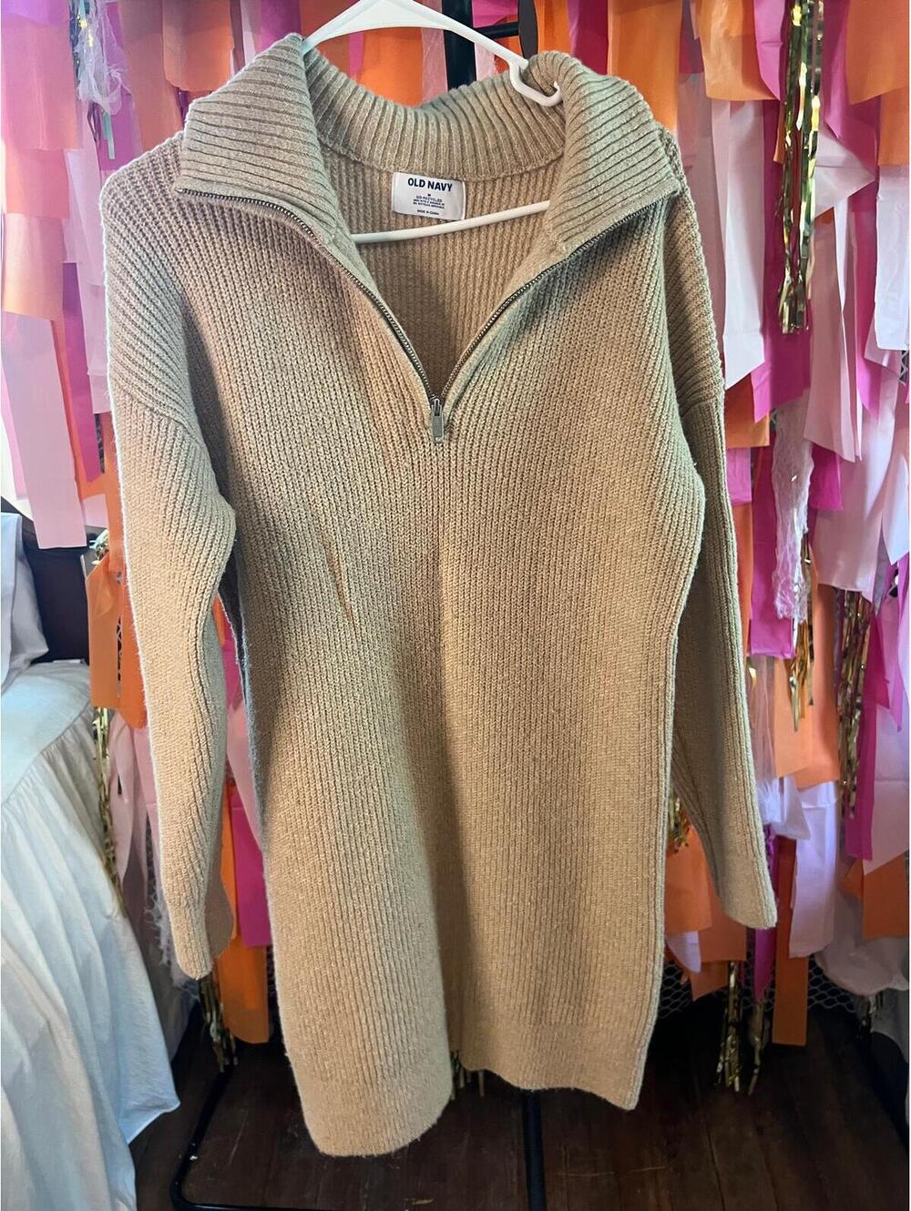 136. OLD NAVY SWEATER DRESS
